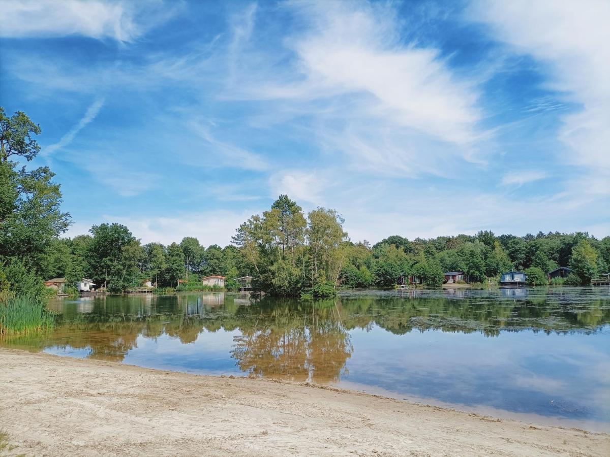 4P Chalet Tolve Met 4 Fietsen Vlakbij Natuurgebieden Drents Friese Wold, Fochteloerveen En Gevangenisdorp Veenhuizen Oosterwolde  Exteriér fotografie
