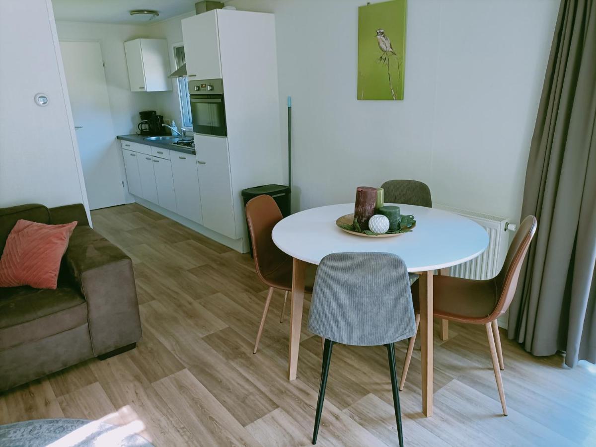 4P Chalet Tolve Met 4 Fietsen Vlakbij Natuurgebieden Drents Friese Wold, Fochteloerveen En Gevangenisdorp Veenhuizen Oosterwolde  Exteriér fotografie